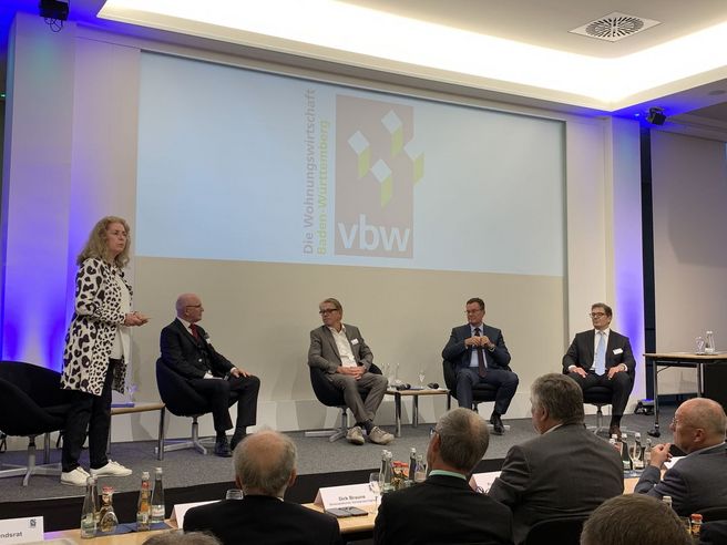 Podiumsdikussion: Nach der Wahl - wie geht es für die Branche weiter?
