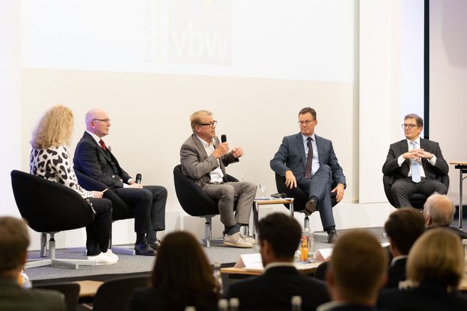 Podiumsdiskussion Gaßmann spricht